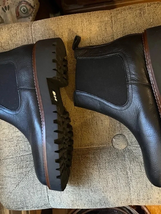 Black Leather Calson Ankle Chelsea Boots, worn once - Picture 5 of 7